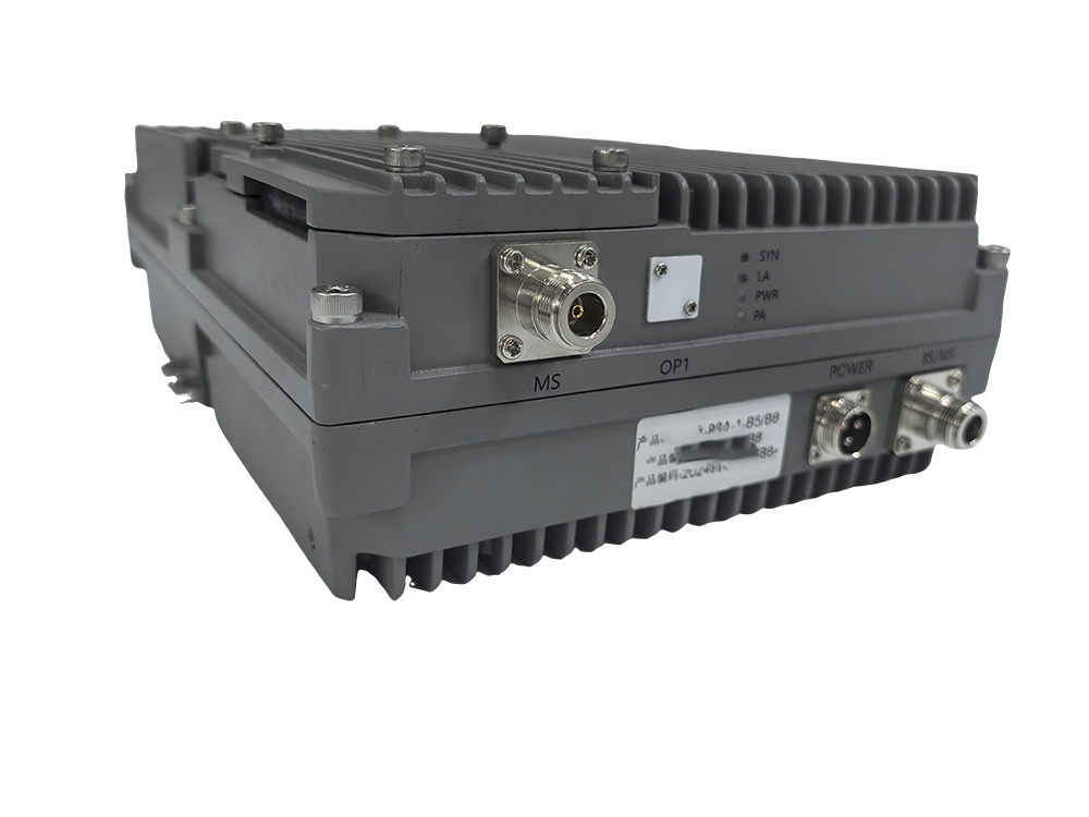  德宏三频手机信号接收器2000㎡